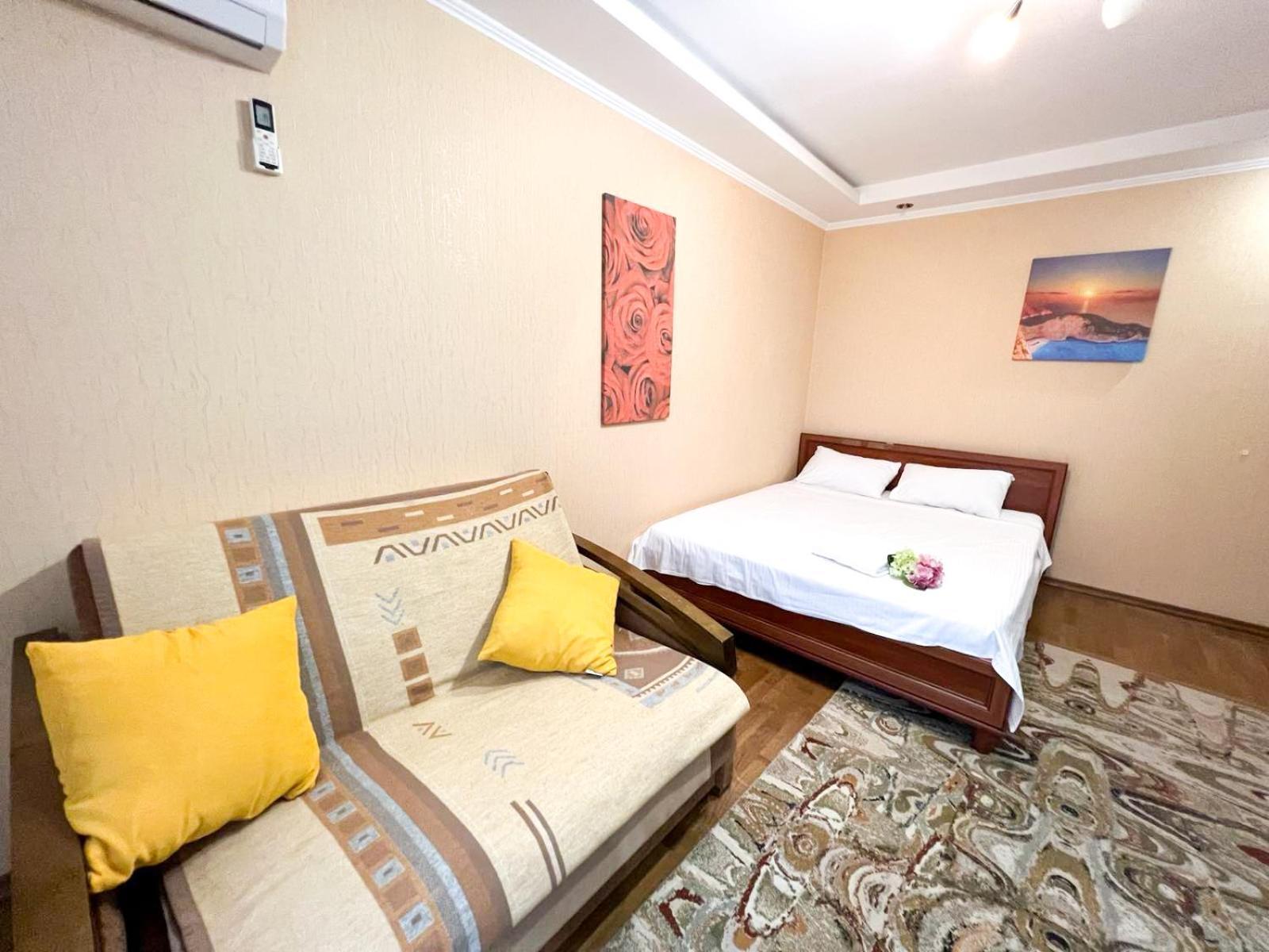 Apartments On Pechersk Kyiv Exterior photo